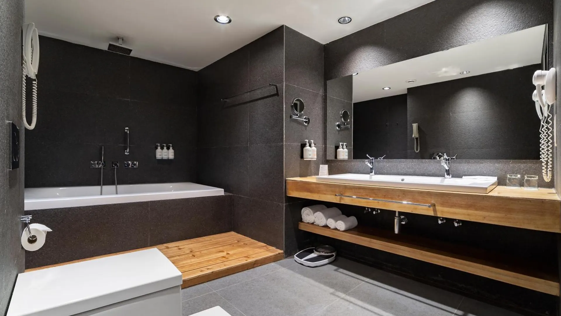 Hotel Holiday Inn - Tbilisi By Ihg
