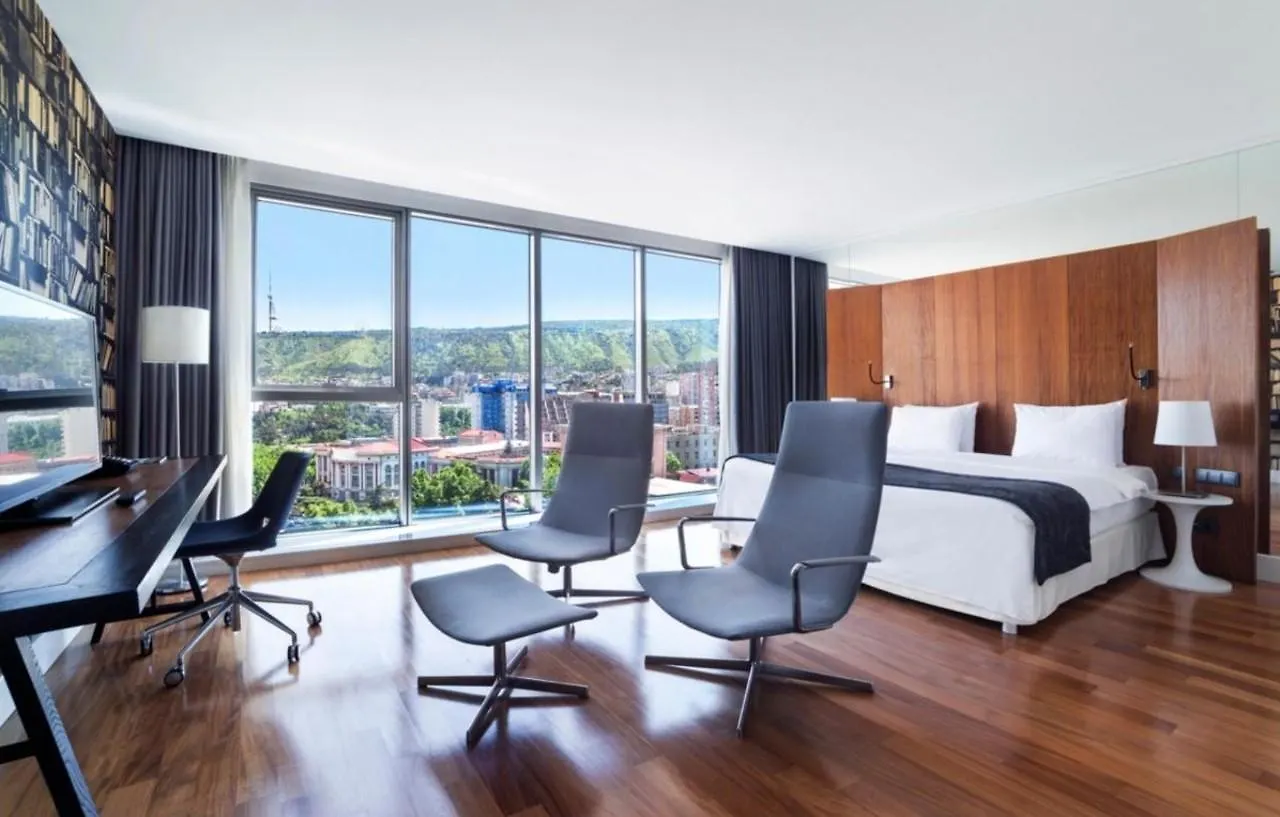 Holiday Inn - Tbilisi By Ihg 4*,  Géorgie